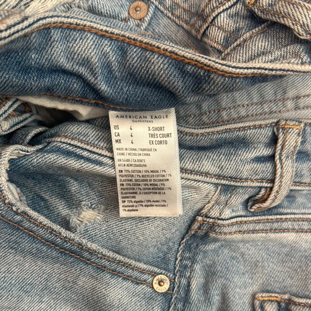 American Eagle Outfitters Blue Distressed Ankle Cropped Jeans - Picture 2 of 3